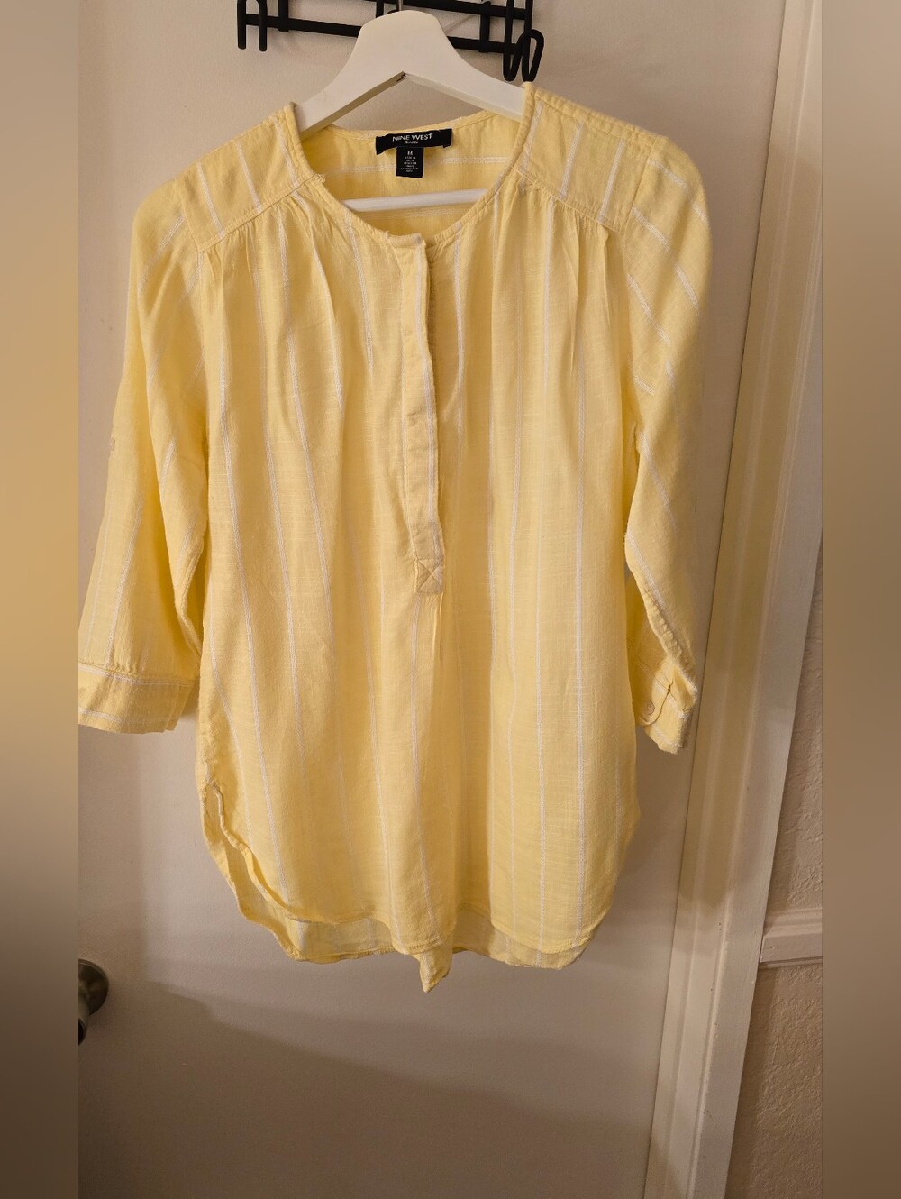 NINE WEST JEANS  Pale Yellow Striped Split-Neck Tunic